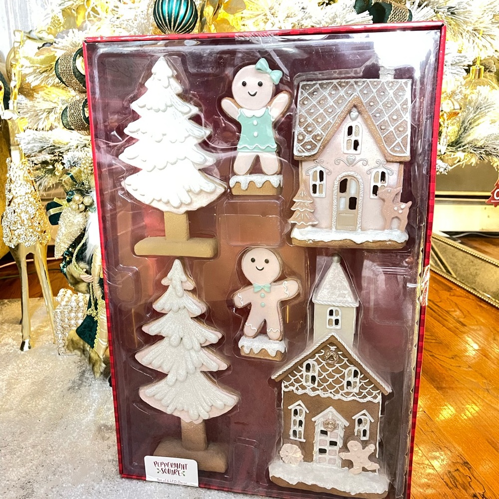 Peppermint square gingerbread village set new 2022